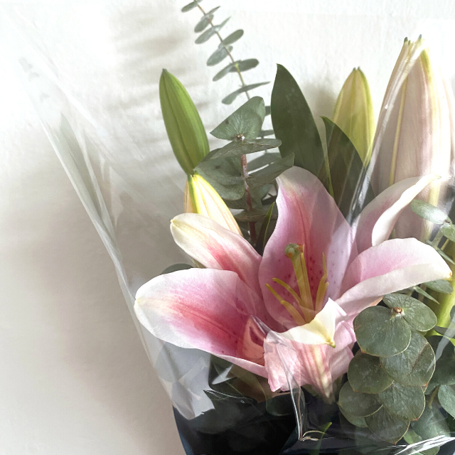 Elegant Fresh Pink Lily Bouquet