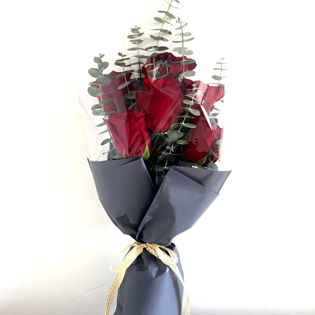 Classic Fresh Red Roses Bouquet