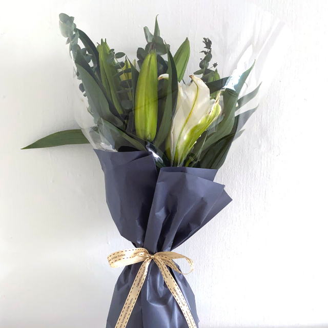 Elegant Fresh White Lily Bouquet